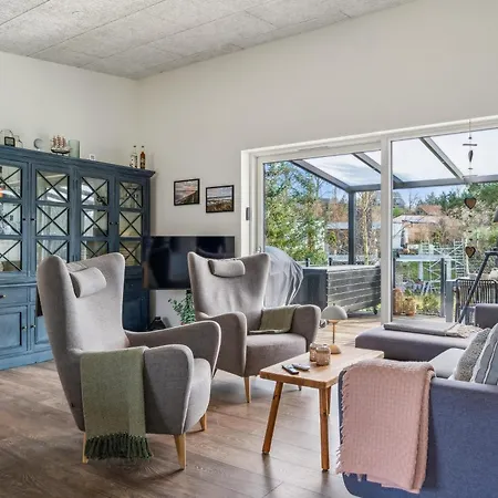 Beautiful With A Fantastic Location Near