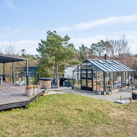 Beautiful With A Fantastic Location Near Dom wakacyjny *